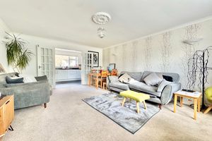 Lounge Diner- click for photo gallery